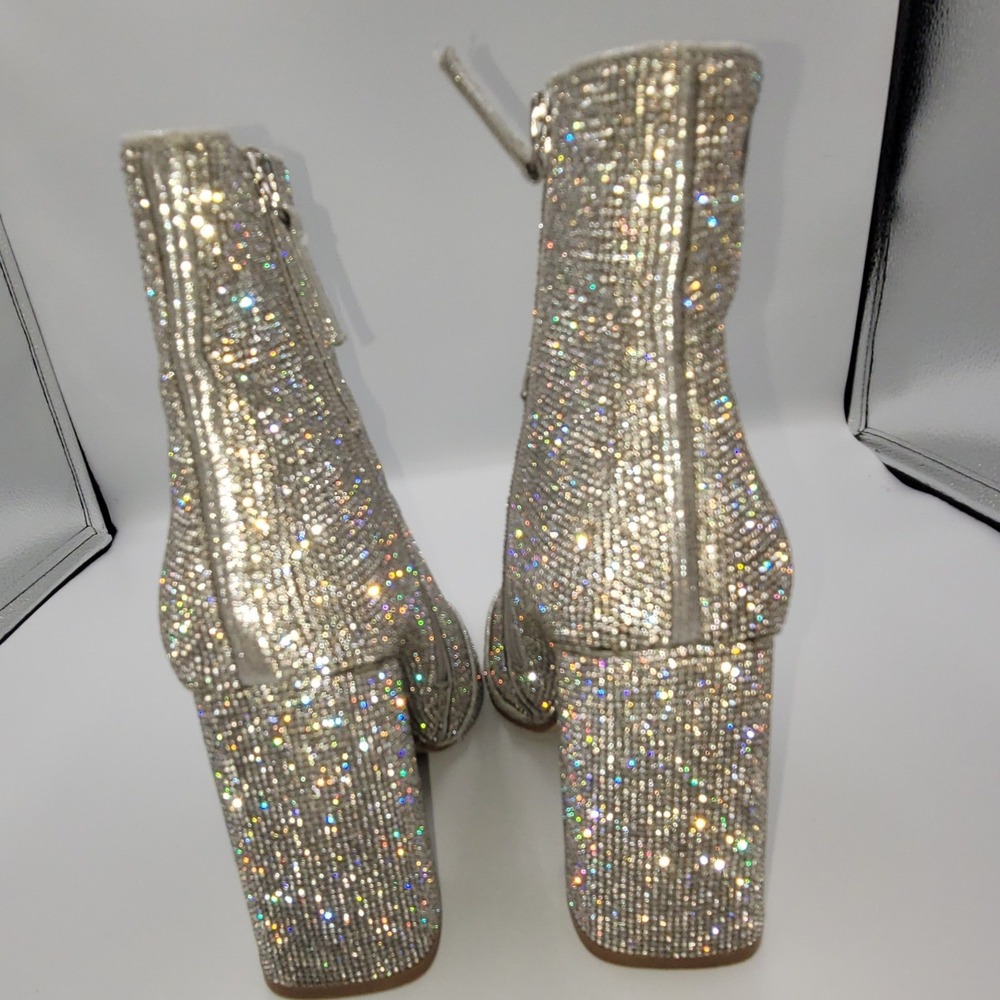 Steve Madden Noticed-R Rhinestone Silver Ankle Boots Pointed Toe Block Heel 8 - Picture 3 of 8